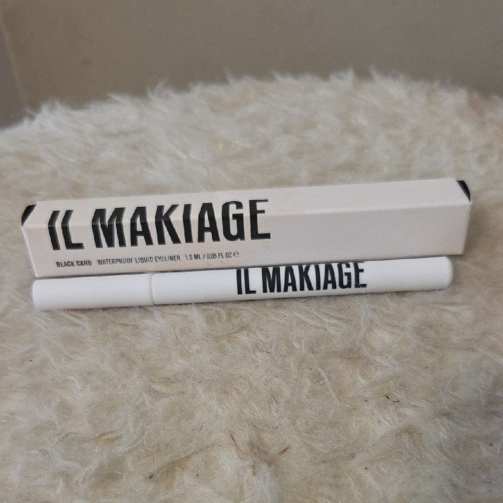 IL Makiage Waterproof Liquid Eyeliner Black Card